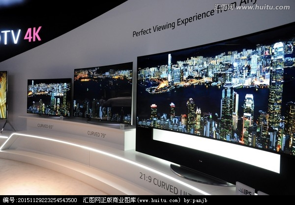 曲面電視 家電展上的視覺焦點，科技與美學的家居融合